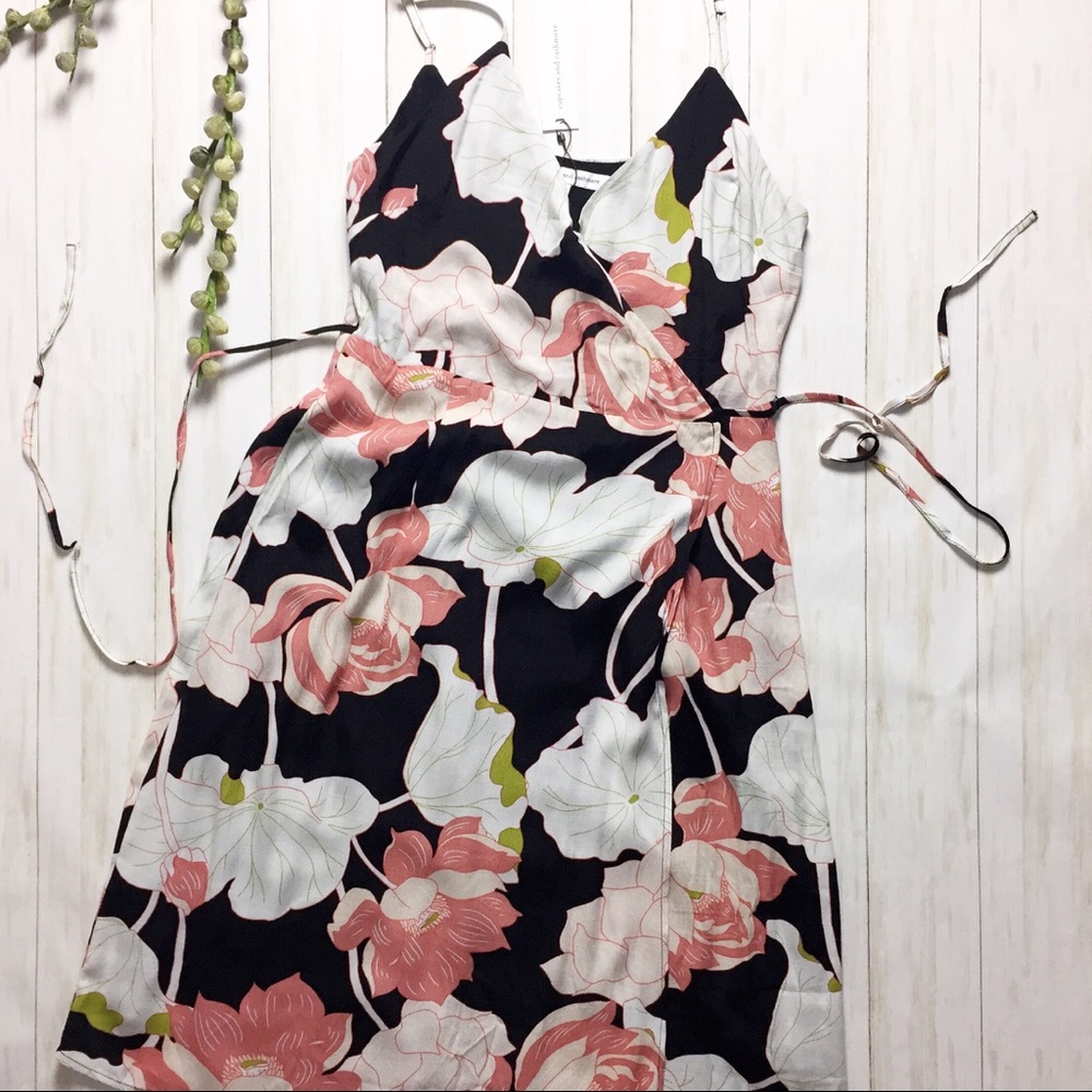 Cupcakes and cashmere Floral Wrap Dress - L